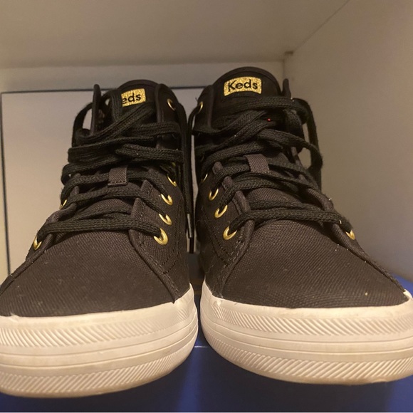 Women Ked’s Black with Gold Trim Size 8 - Picture 2 of 3